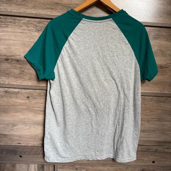 Disney Very Merry Christmas Party Annual Passholder 2023 T-shirt Adult L Great P - Picture 3 of 6